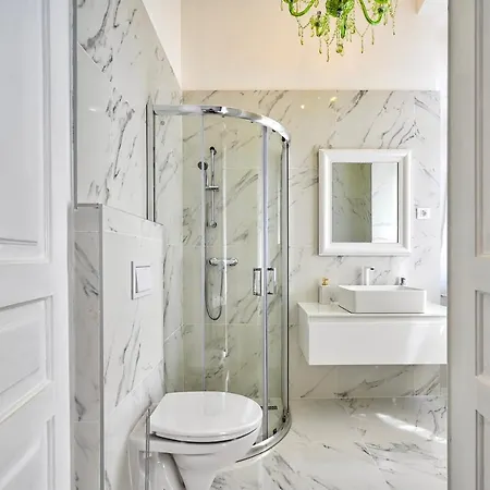 Appartement Collins Emerald Center *