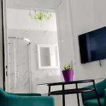 דירה Collins Emerald Center *
