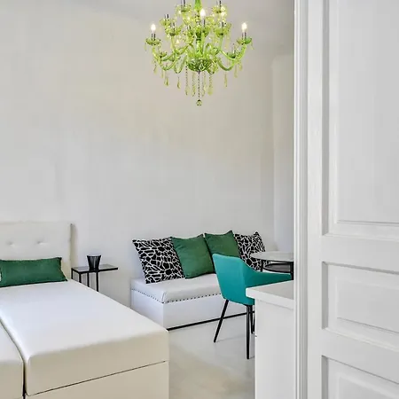 アパート Collins Emerald Center *