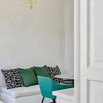 Appartement Collins Emerald Center *
